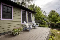 Peaceful Cottage/Private Parking & Backyard/Strong WiFi/Walk to Sheridan Beach!