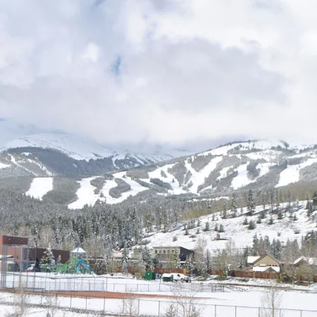 Mountainside condo in a Colorado playground!