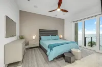 Riverview Oasis- Riverfront Paradise with Dock, Elevator, Private Pool & Kayaks