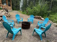 Cutthroat Cabin: Large cabin with creek, 5 min. to Terrace Lakes for golf Shafer Butte Lookout US 366, ID 32 주변 호텔