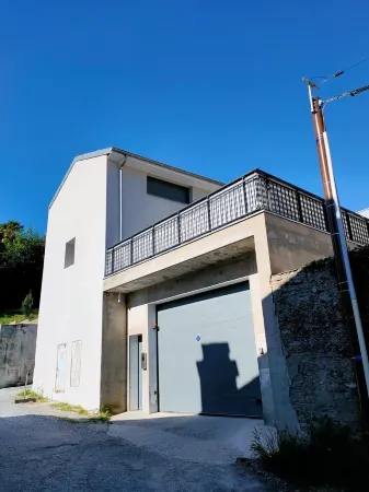 Modern Air-Conditioned Apartment with Large Terrace in Central Pau Отели в г. Пау