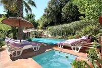 Villa in the Heart of Chestnut Groves