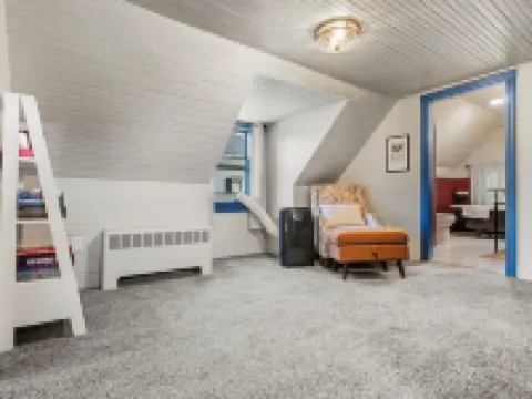 Historic 1686 Home Near Downtown l 5BR Retreat ビバリーのホテル