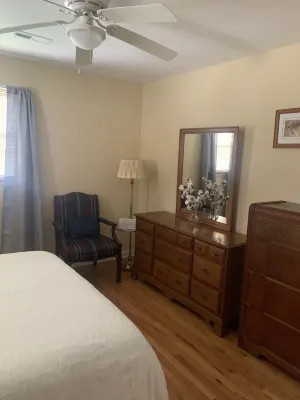 Lou's Loft of Hampton, TN