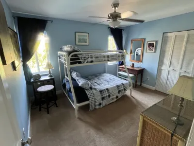 Beautifully Landscaped Resort Home Pool, Hottub, Fire Pit & More! Hotels in Tavernier