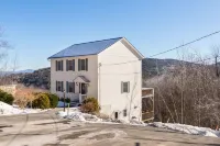 Experience Winter at Gunstock Ski Resorts and Relax in the Scenic Lake Region. Hotel a 