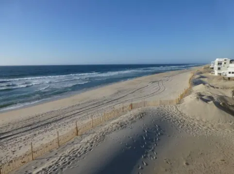 Quiet North Beach Oceanfront Steps to Private Beach 4 Night Min Stays Available