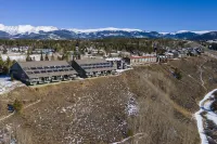 Spacious, Updated Mountain Home with Views, Private Hot Tub and Sauna.