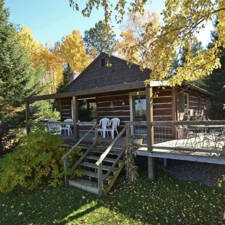 Brookside: Cozy Cabin Retreat, Fireplace + Atv/Snowmobile Access + Pets ok