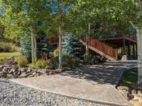 Private getaway near Bear Lake, ATV hike, cave tours, and kayaking, game room.