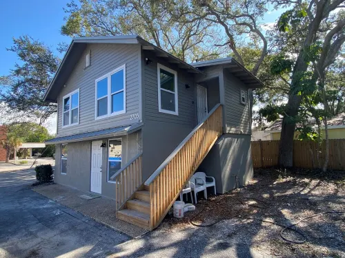 Bradenton duplex near downtown pier, harbor, Riverwalk & beaches. Pet friendly!