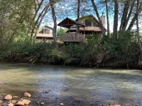 River Run Chalets - Nottely Riverfront, Starlink w/ Roku TV, Easy River Access Hotels in Notla
