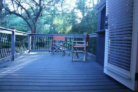 Savannah Whitemarsh Island Cottage on Private Riverfront Estate with Dock