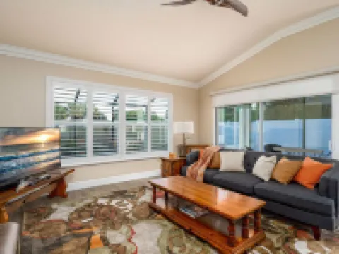 Everything! 3/2, FREE golf & 4-seat cart, Resident passes, pets, near Brownwood Hotels in The Villages