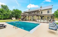 Barndominium! Pool, HotTub, Slide, Mini B-Ball Court/Nerf Arena, Theater, 2 Bars - Pools