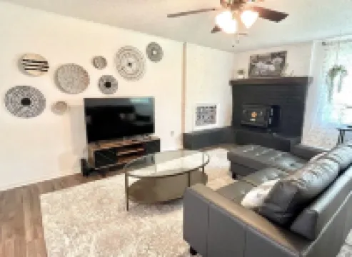 Relaxing, Spacious, Quiet, Ranch-style Getaway