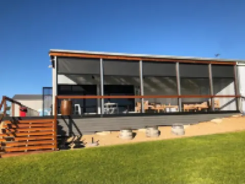 Stunning beachfront view , Hoteles en Wallaroo