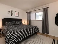 Dog-friendly condo close to Winter Park shuttle with pool, hot tub, tennis, gym Hotels in Fraser