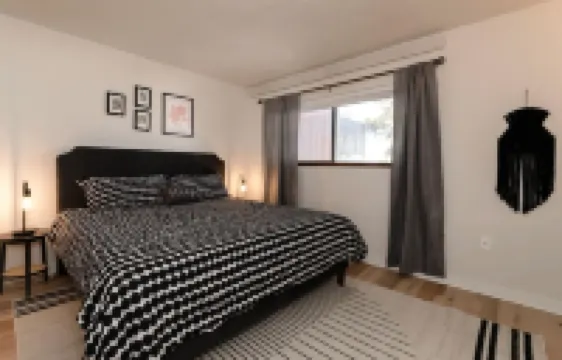 Dog-friendly condo close to Winter Park shuttle with pool, hot tub, tennis, gym