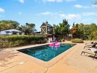 Montecito Cottage - Tuscan Farmhouse, Pool, Views Hotels in Alpine
