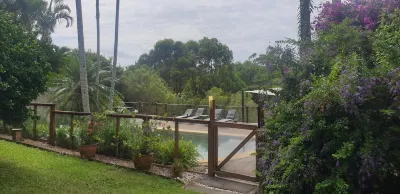 House with large saltwater pool fabulous views firepit on acreage close to Byron Hôtels à proximité de : The Farm