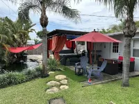 House with hot tub near the Beach. We’re pet-friendly! Silver City 주변 호텔