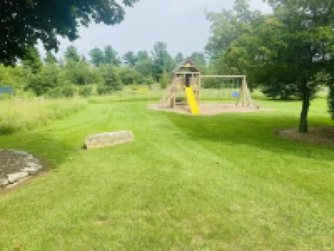 Wonderful 3 bdrm 3 bath condo w great views & tons to do! Brand new Central AC!