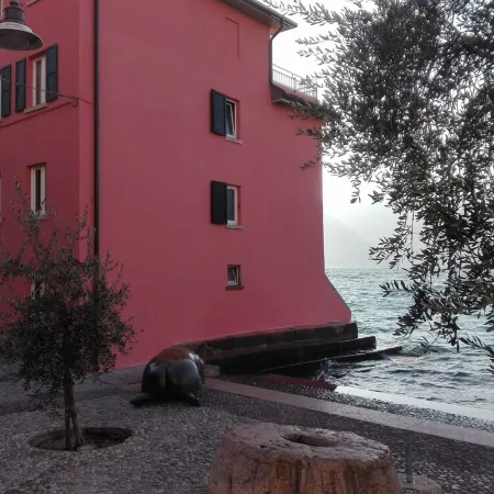 Lakeside apartment located in historic center with wonderful views