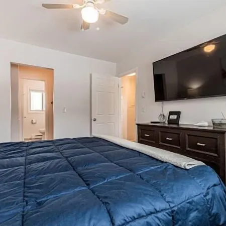 Remodeled Condo with Breathtaking Mountain Views!