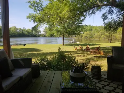 Last Minute Discount!Weekend Getaway, Enjoy Both Fireplaces Inside and Outside