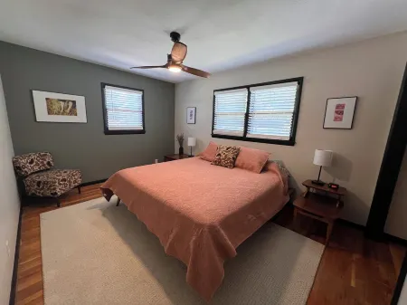 Charming 3-bedroom Mid-Century