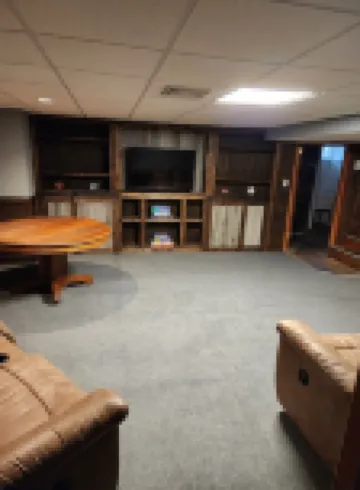 Beautiful 5 bedroom home only minutes from UIUC