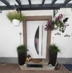 Großzügige 2-zimmer Wohnung mit Eigenem Garten