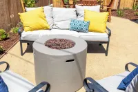 Tranquil cottage with fenced garden, fire pit, bbq, outdoor dining and hot tub.