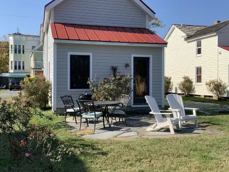 Walk to Everything House