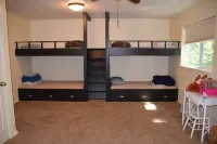 Large Family Friendly House on the Santiam River w/ Hobbit Door!