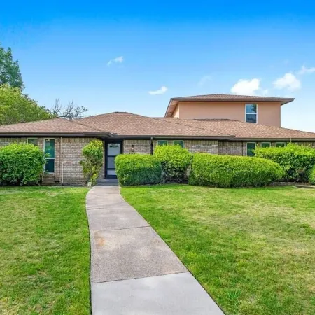 Newly remodeled 5BR 3BA w/pool 16 ppl