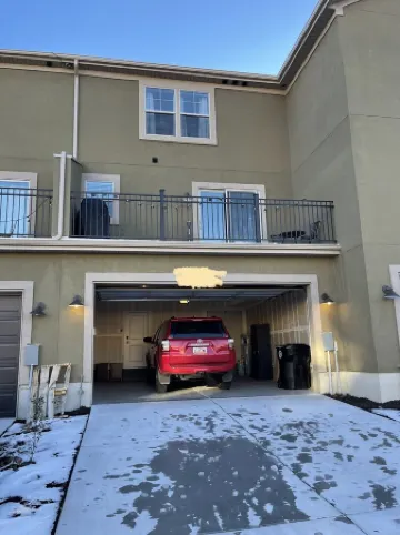 Winter is Here! Lovely Townhome Just 10 Minutes from Park City.