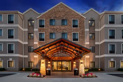 Staybridge Suites OMAHA 80TH AND DODGE by IHG Hôtels à : 