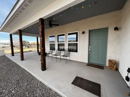 Contemporary all new, entire home perfect for a luxury getaway