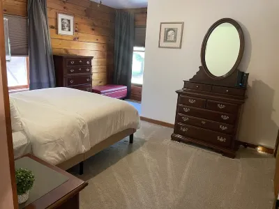 Spectacular Log Home Estate North Wing Apt