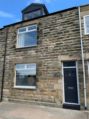 The Rockpool - Private HOT TUB + Sea Views Hotels in 