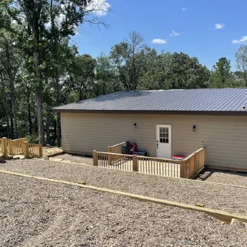 "QUITTIN TIME" Brand New Beautiful Cozy Lake House in Daisy on Lake Greeson!!!