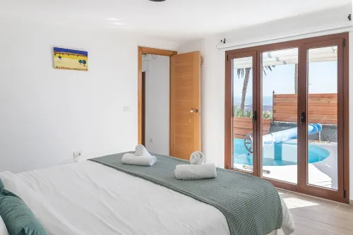 FINCA LA CASITA - LANZAROTE. PRIVTE SAUNA AND PRIVATE JACUZZI. POOL.WIFI.GOLF