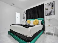 Indulge in Your Dream Getaway: Modern, Luxurious Paradise Awaits- Book Now!