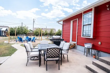 Dripping in Tranquility, Prime Spot, Heated Pool Отели рядом с достопримечательностью «Dreamland Dripping Springs»