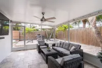 Private Heated SaltWater Pool & Hot Tub 3-Bdrm Home in Harbor Bluffs Paradise