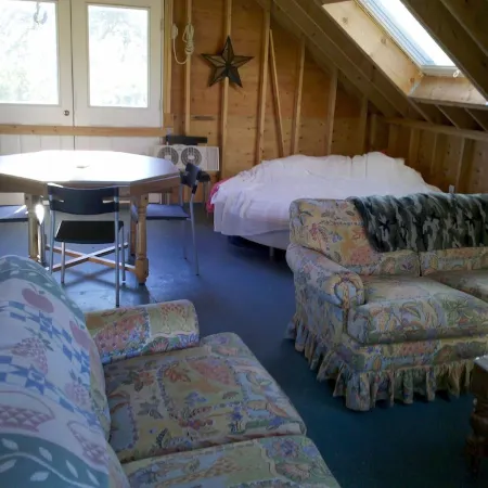 4BR+Loft Beautiful Chatham-Year Round-Sleeps up to 8 & 1 Mile to Town Video