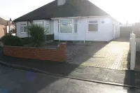 Beach Links Holiday bungalow Prestatyn 400 yards from sandy beach, with Hot Tub - Wifi