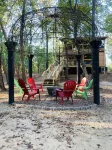 Private 14 acre Creek side Cabin and close to Lake